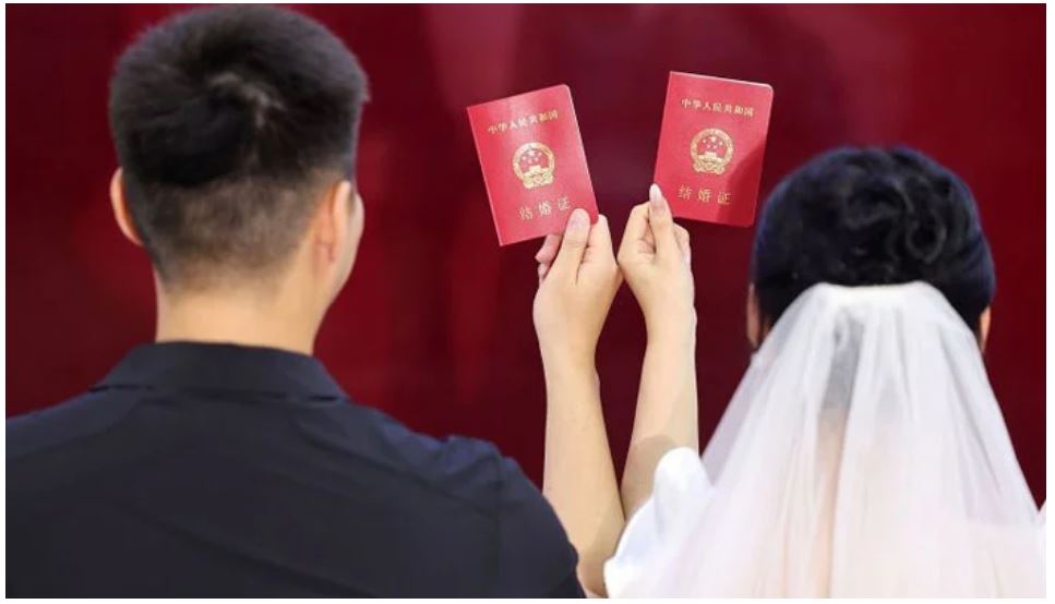 China: Record Drop in Marriage Rate, Birth Rate Likely to Decline