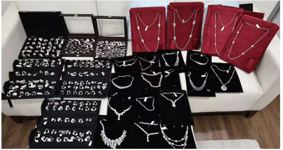 Dubai Police Return Diamonds Worth $300,000 To Owner