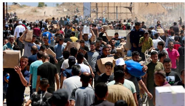 Gaza: Spray And Shelling Of Peppers On Hungry Palestinians Outside The American Aid Center