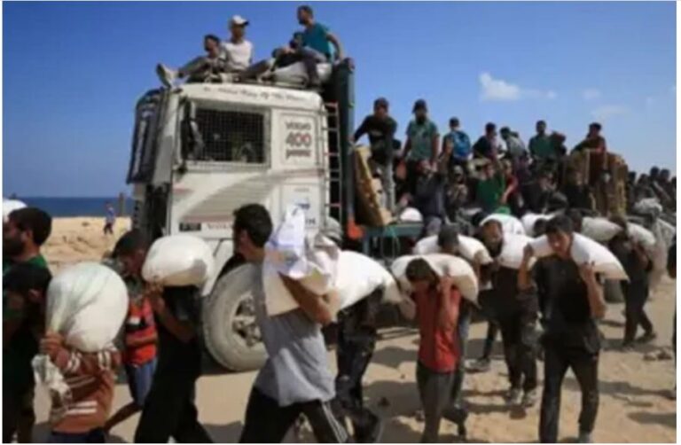 Gaza: Israeli forces indiscriminately fire on civilians waiting for aid, killing 35 more Palestinians