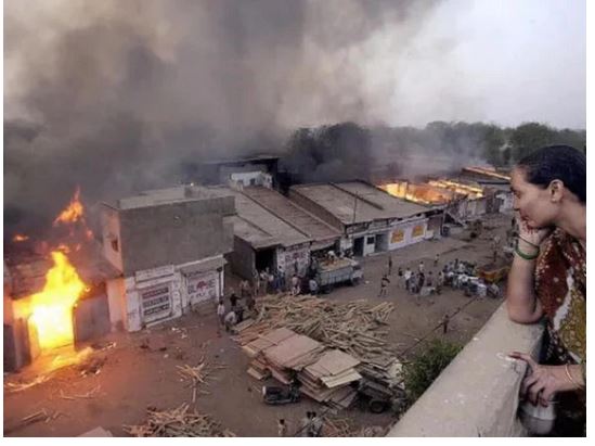 A Hindu Girl's Marriage To A Muslim Boy; Hindutva Thugs Burned The Homes Of Muslims