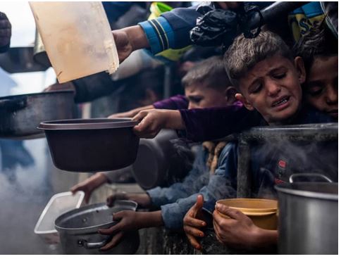 Zionist Firing On Hungry Thirsty Palestinians Arriving In Relief Center, Killing 24 People