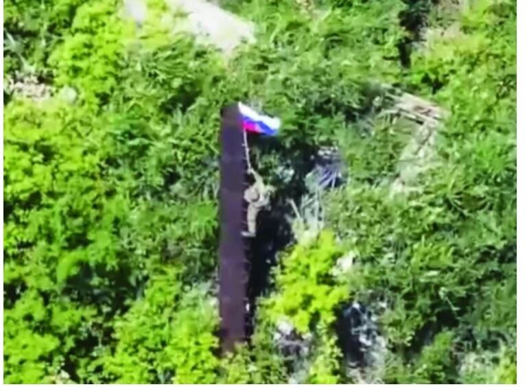 Ukrainian Defenses Breached, Russian Troops Advanced 10 Kilometers