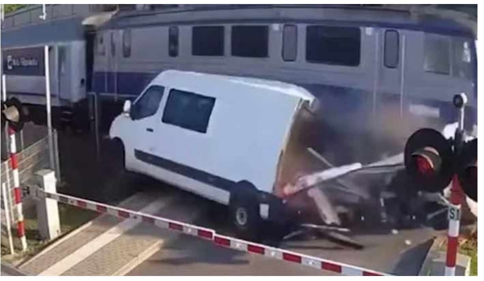 Poland: Van Destroyed by High-Speed Train, Driver Miraculously Unharmed