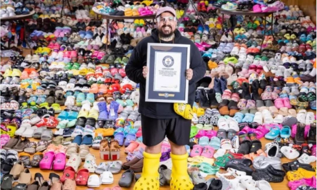 American Citizen Sets Record For Collecting The Most Rubber Slippers